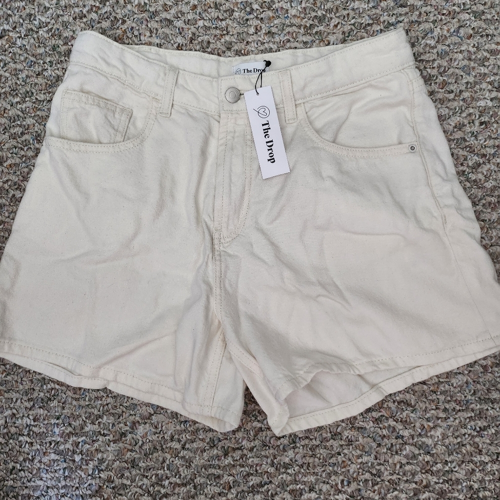 Nwt woman's The Drop denim shorts, sz 30, ecru color